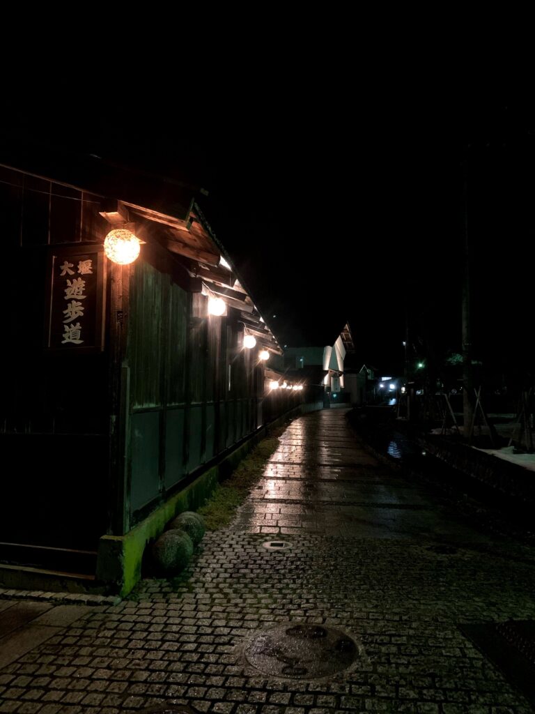 夜の金山町